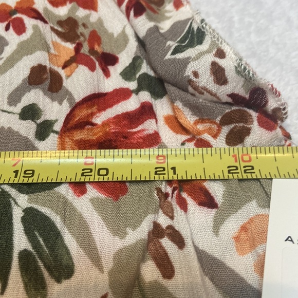 ASHLEY ROADS Floral Print Top 100% Rayon Size M NWT - Picture 7 of 9